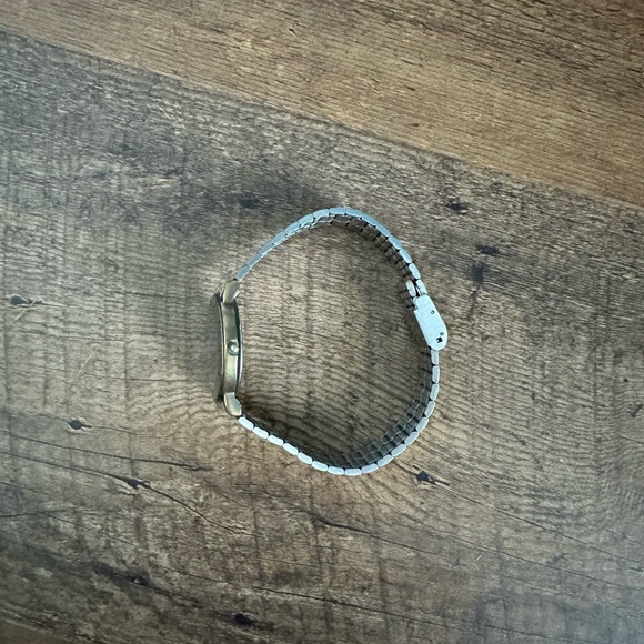 Lorus | Vintage Disney Mickey Mouse Watch - Picture 5 of 7